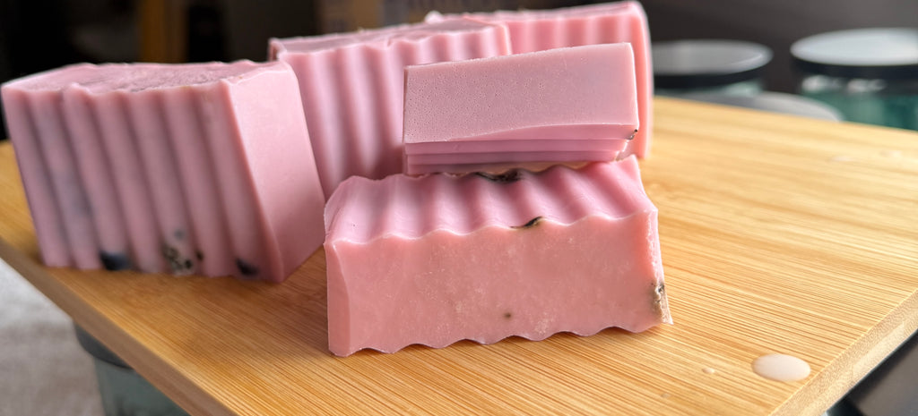 PH balance soap, prevent yeast infection/lightly scented/ hibiscus leaves / peppermint/jasmine.
