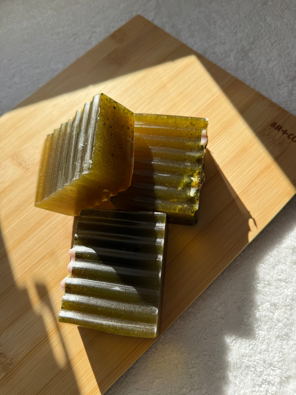 Natural anti-acne soap/ aloe vera, moringa/lightly scented
