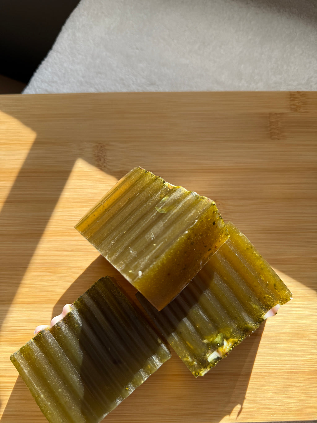 Natural anti-acne soap/ aloe vera, moringa/lightly scented