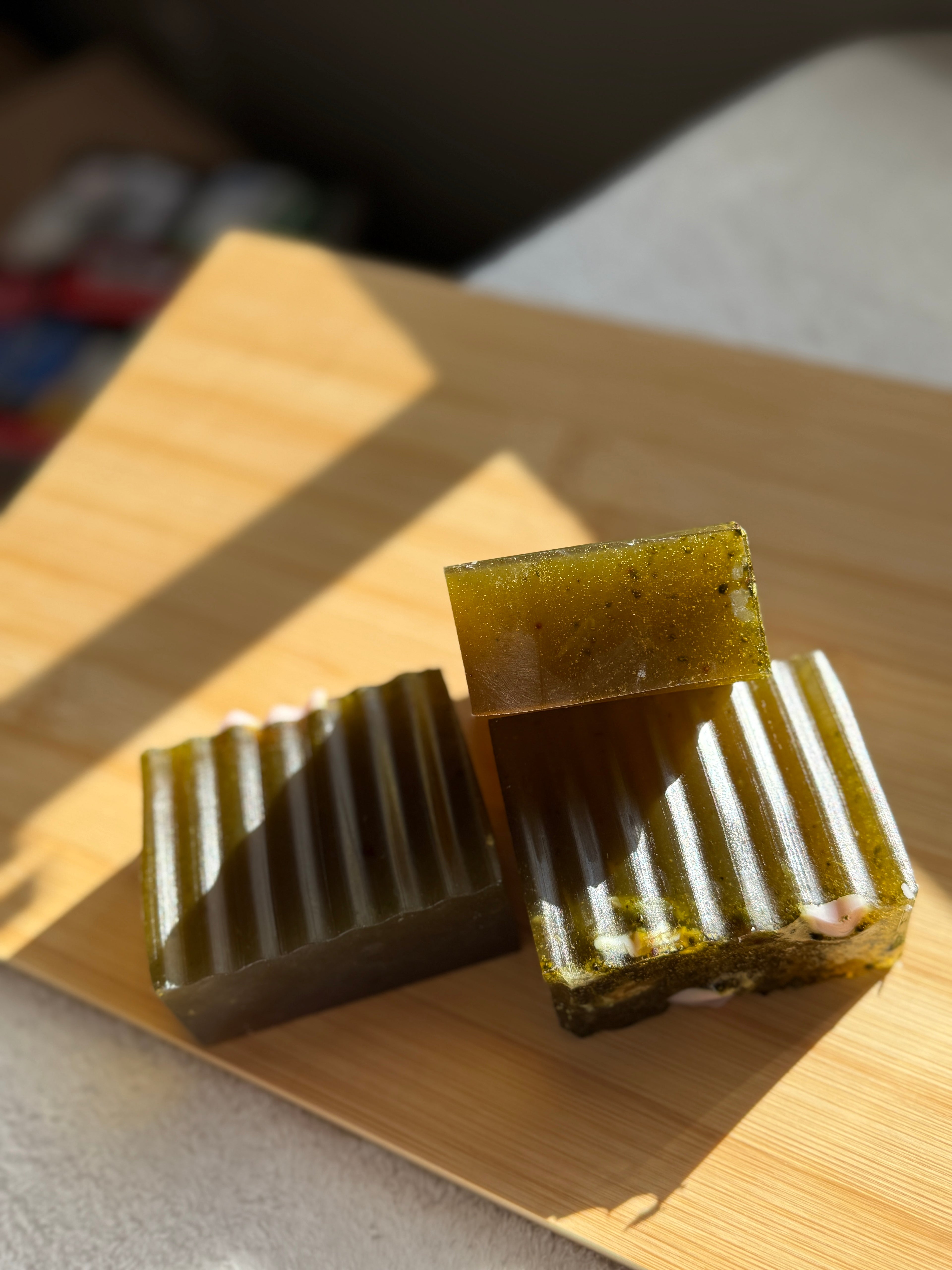 Natural anti-acne soap/ aloe vera, moringa/lightly scented