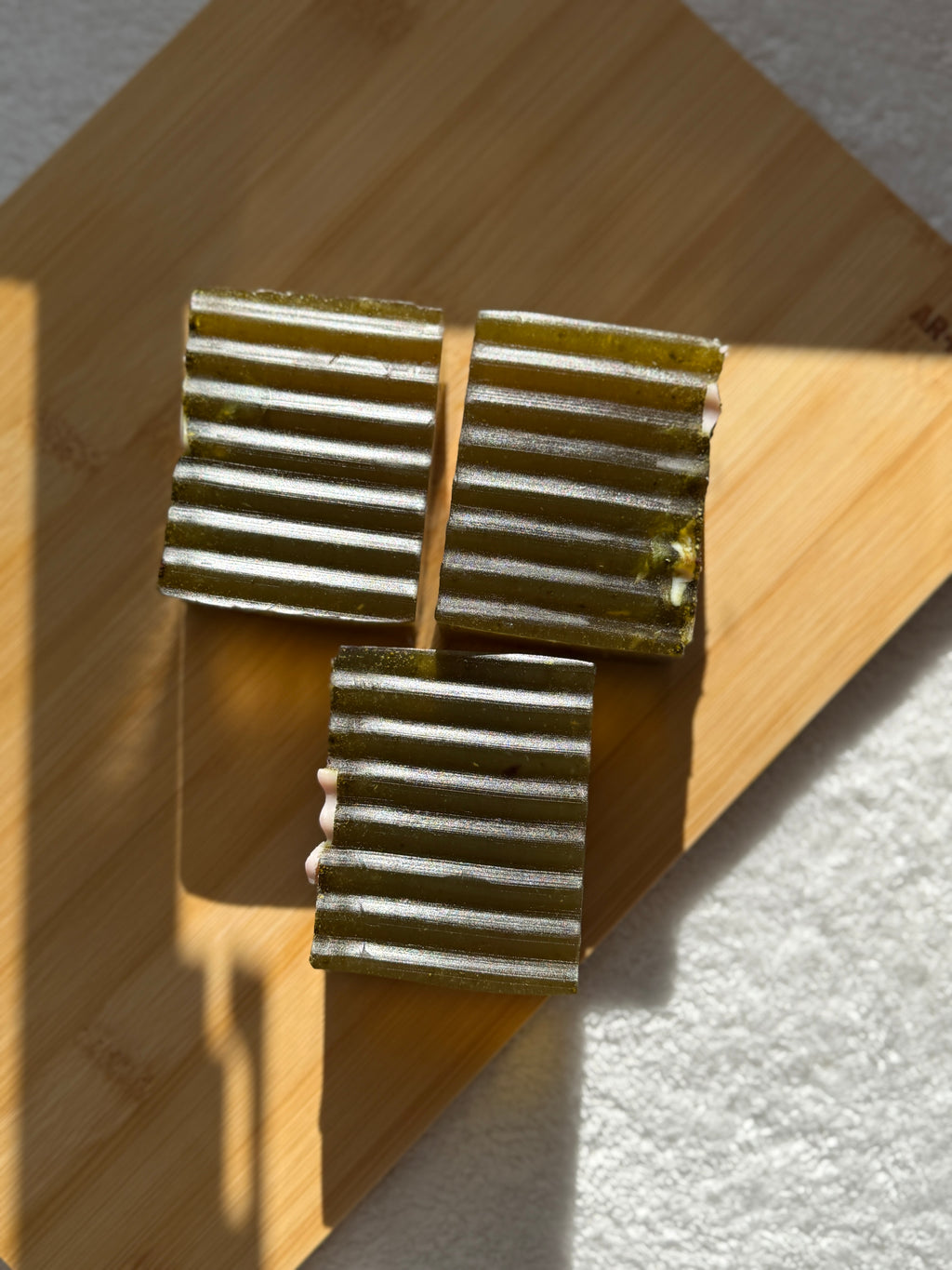 Natural anti-acne soap/ aloe vera, moringa/lightly scented